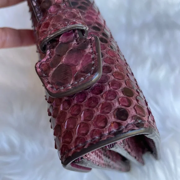 Rare GUCCI Python Small Lady Lock Clutch - Picture 9 of 17